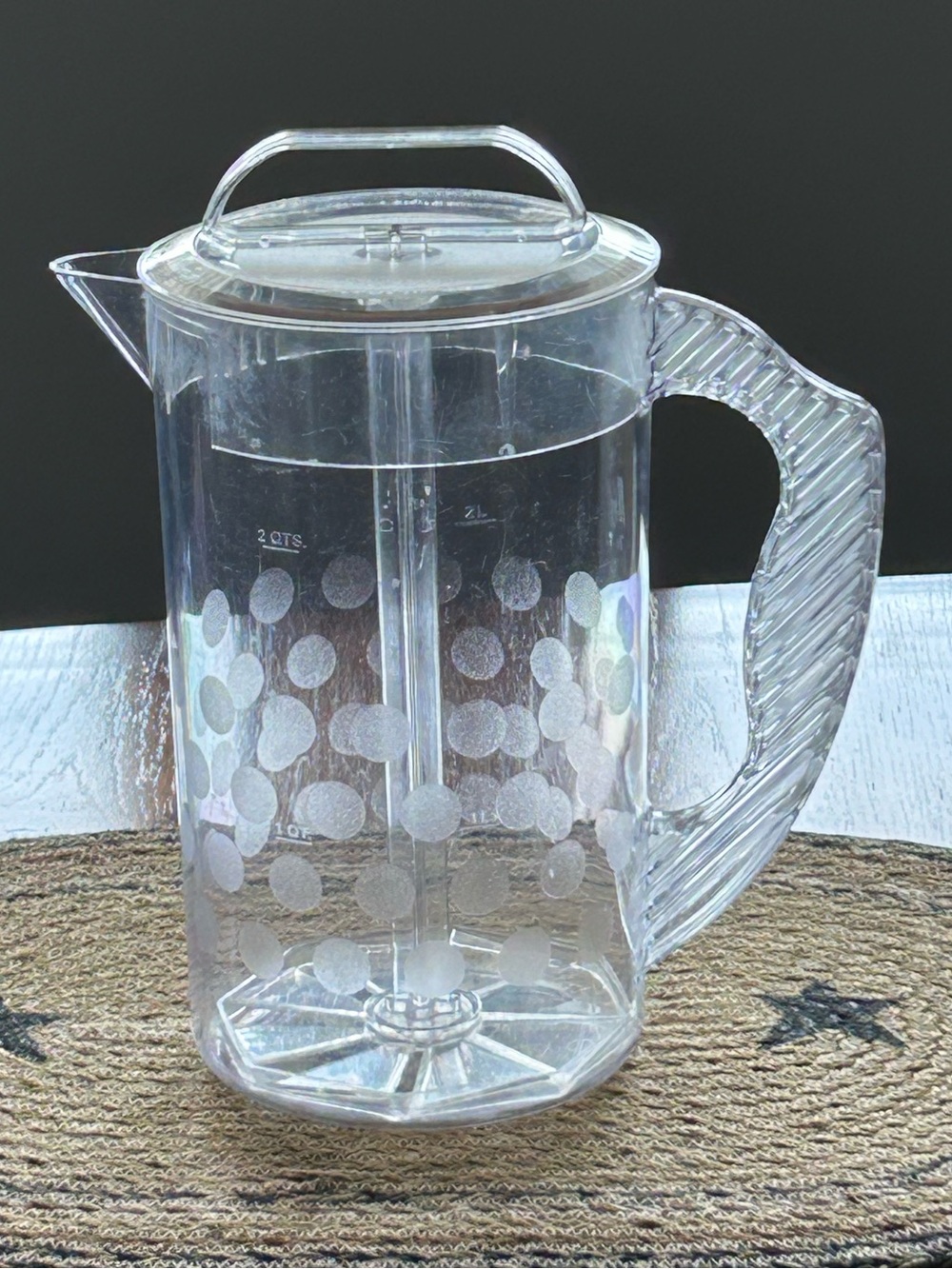 PAMPERED CHEF QUICK STIR PITCHER 2 QUARTS